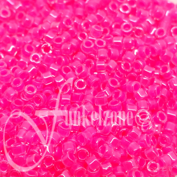 DB2035 | Miyuki Delica | 11/0 | 1,6mm | 5g | LUMINOUS WILD STRAWBERRY